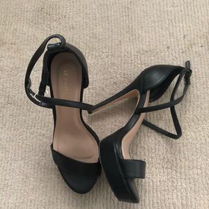 Le Chateau Black Pump Heels